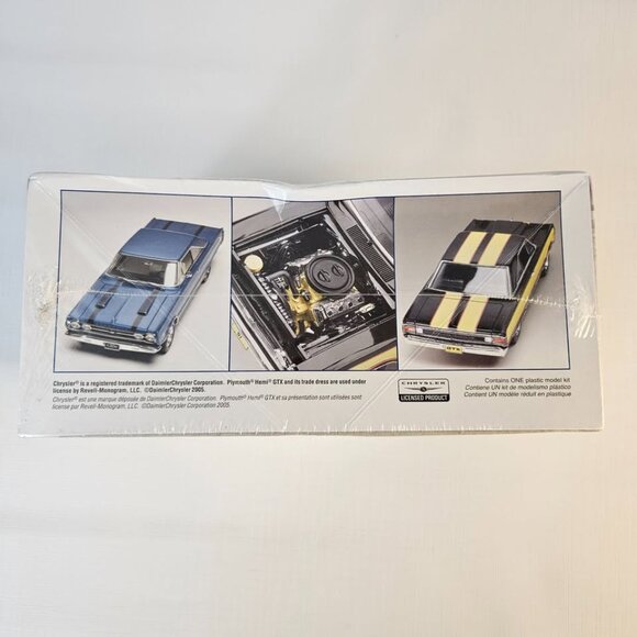 Revell Model Kit '67 Hemi Plymouth GTX 2N1 1/25 Scale Sealed - Picture 4 of 6